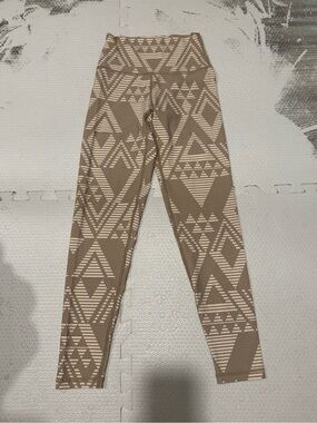 aerie Beige & Cream Geometric high waisted Leggings. Matching sports bra avail